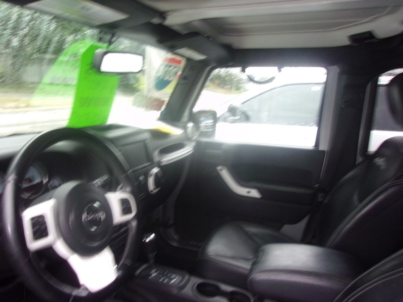 2014 Jeep Wrangler Unlimited Sahara - Photo 14