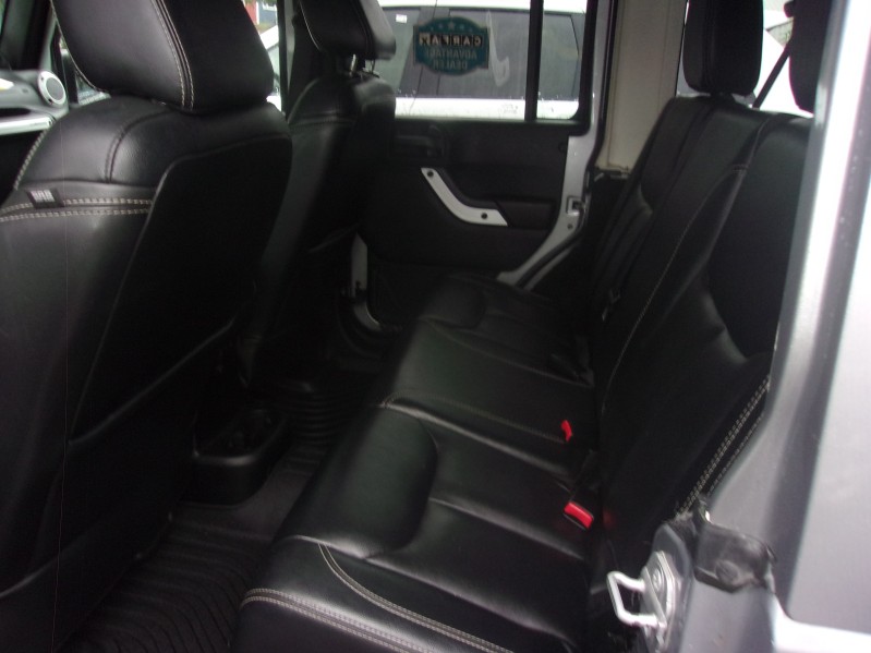 2014 Jeep Wrangler Unlimited Sahara - Photo 15