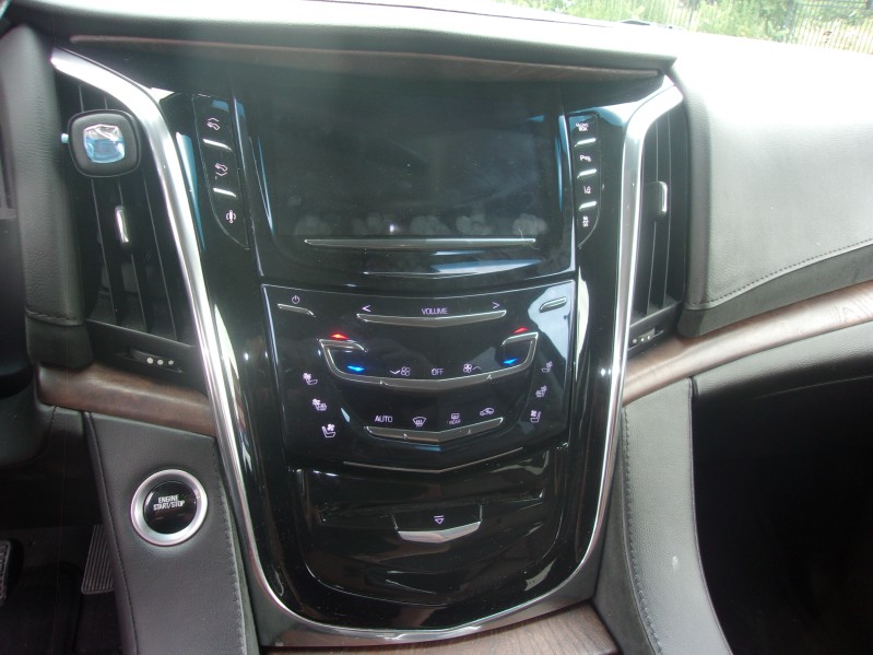 2015 Cadillac Escalade Premium - Photo 16